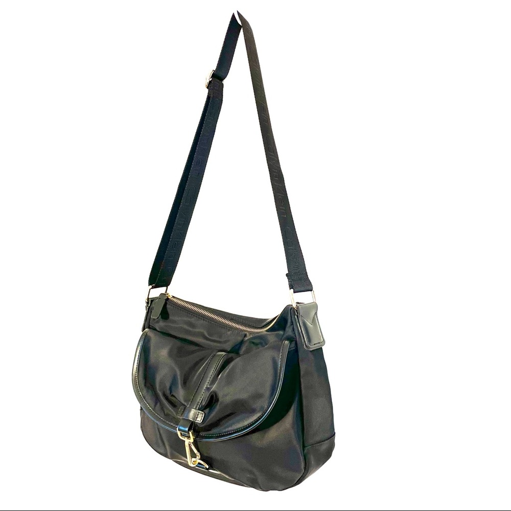 Calvin Klein nylon purse EUC.